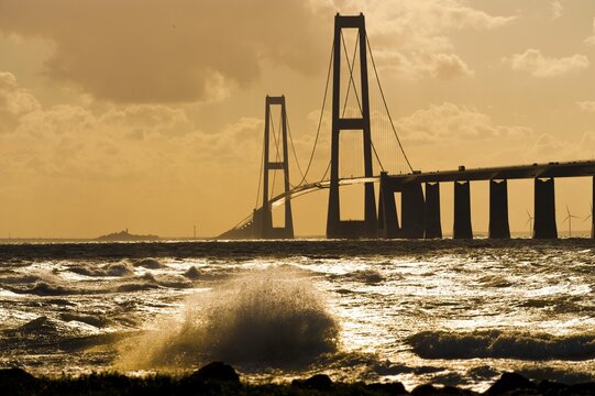 Store Belt, Great Belt Bridge in heavy surf, Nyborg, Korsor, South Denmark, Denmark, Europe