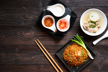 Obraz na płótnie Canvas Rice noodles with pork bone stock
