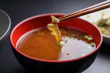 じゅんさいの味噌汁