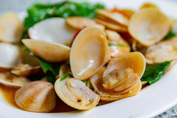 Naklejka premium Close up shot of a fried clam