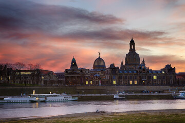 Obraz premium Dresden Frauenkirche Zwinger Deutschland Kreuzkirche Fürstenzug Elbe 