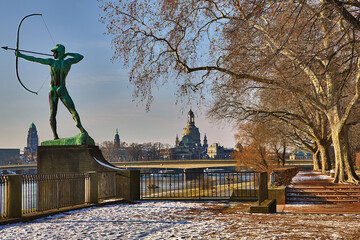 Blaues Wunder  Dresden Loschwitzer Brücke Frauenkirche Zwinger Sachsen deutschland