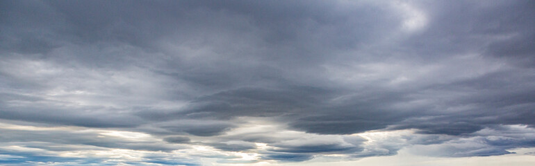 Image of a dark and cloudy sky during the day