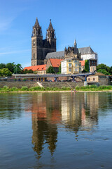 Dom und Elbe in Magdeburg, Sachsen Anhalt
