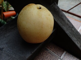 pear that has a yellow color on the outer skin