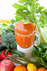 ジューサーと野菜果物の集合写真