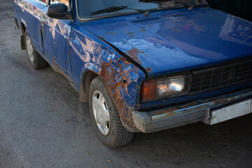 Rusty car. Old transport.