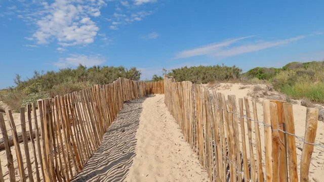 Sentier du littoral m&eacute;diterran&eacute;en