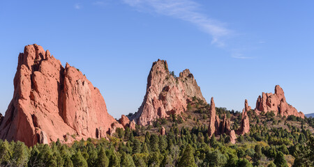 Naklejka na ściany i meble Colorado Scenic Beauty - Red Rock Formations at The Garden Of The Gods in Colorado Springs