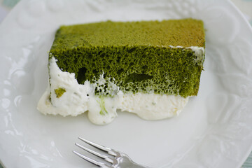 抹茶のシフォンケーキ
