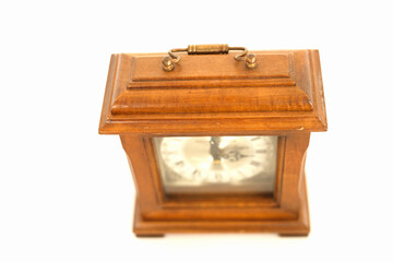 3時を指すアンティーク時計