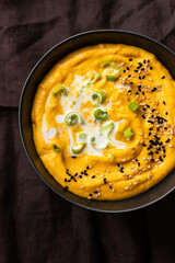 Vegan carrot soup with ginger 