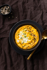 Vegan carrot soup with ginger 