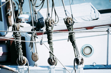 Cordage sur un bateau - Noeud marin