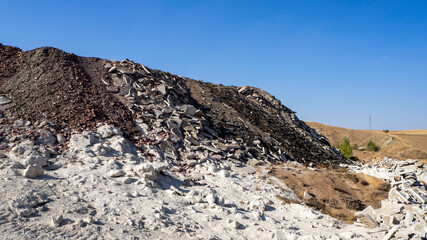 environmental solid waste, polluting the environment, concrete waste, construction waste,