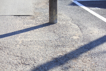 道路に建つ電柱
