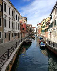Obraz na płótnie Canvas Beautiful canals in Venice Italy