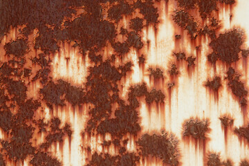 錆びた鉄板のドア