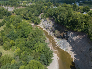 Vermilion River gorg, stone wall next to river