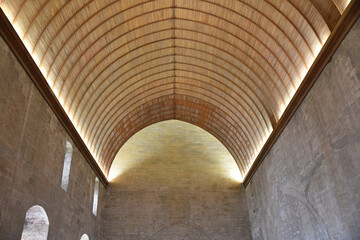 Voûtes en bois au palais des Papes d'Avignon, France