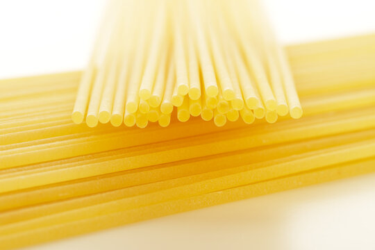パスタの断面（細打ちパスタ、フェデリーニ）