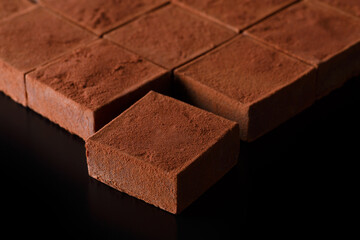 タイル形のチョコレート（正方形の生チョコレート）