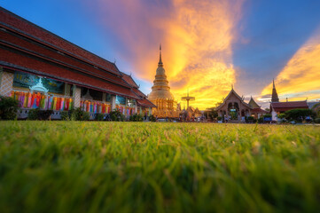 Obraz premium Beautiful Lanna tradinational temple wat Hariphunchai in Lamphun Thailand