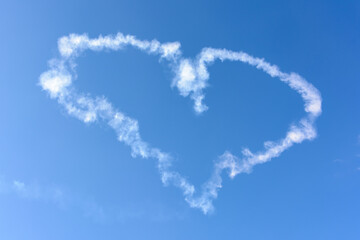 Naklejka premium Air show heart loop. Aviation holiday 