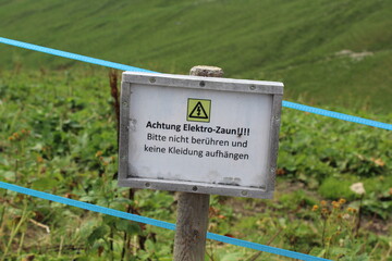 Schild Achtung Elektro Zaun