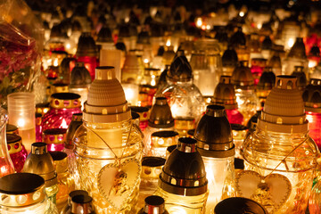 Close up on candle lanterns, focus on foreground