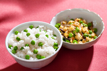 豆ごはんと卵とじ