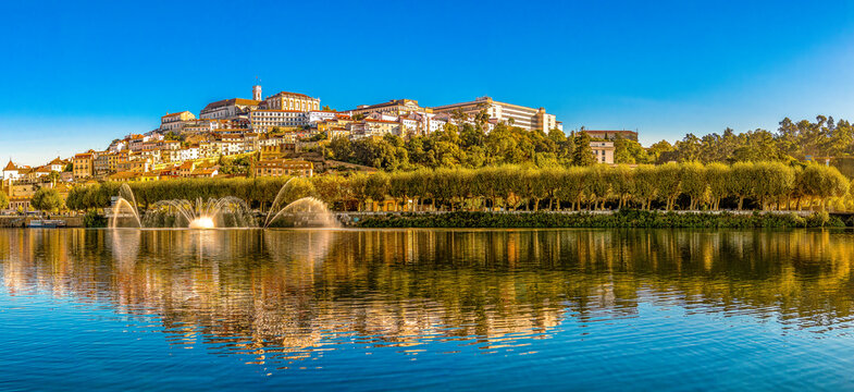 Coimbra e Universidade vistas do Rio Mondego