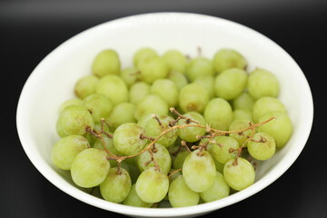 Bowl of grapes