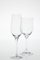 ワイングラスとシャンパングラス
