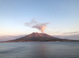 茜色の桜島