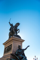 Fototapeta na wymiar Statue and blue sky