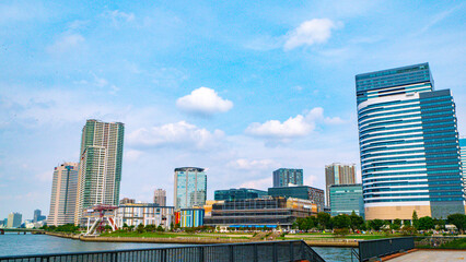 Fototapeta premium 東京・高層ビル・都市景観