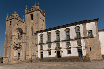 Fototapeta na wymiar Catedral de la Sé de Oporto