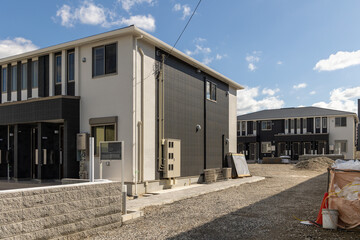 建設中のメゾネットタイプの分譲マンション
