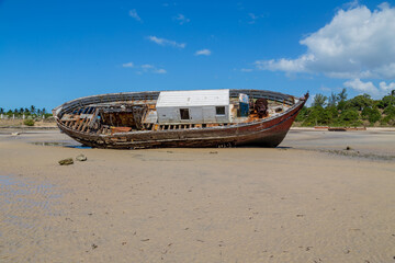 Old boat at Magaruque island