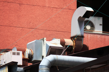 飲食店の換気ダクト