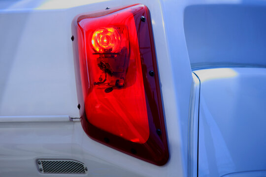 赤色灯 Photos Royalty Free Images Graphics Vectors Videos Adobe Stock