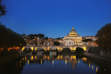 Fototapeta na wymiar Tiber and St Peter Basilica in Vatican, sunrise time