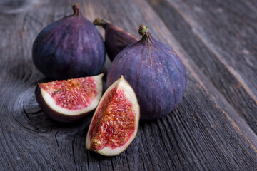 fresh figs on wooden background