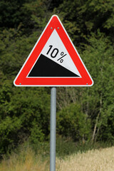 Traffic signs attention 10 percent gradient