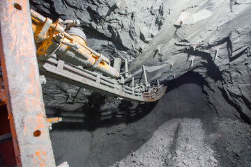 Raising mechanical set raise borer in underground gold mine