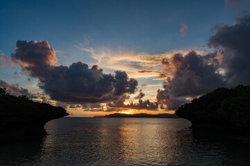 パナリ島　夕焼け　朝焼け
