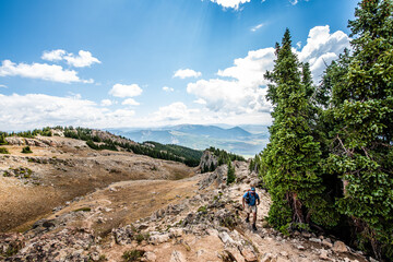 Obraz premium man hiking in the mountains during COVID