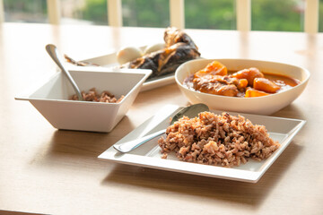 steamed brown rice with several side dish