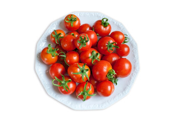 eine gro&szlig;e Schale frisch gewaschener Cocktailtomaten